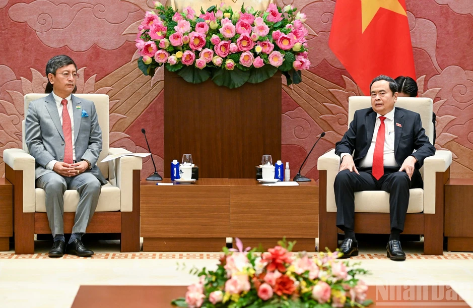 [Ảnh] Chủ tịch Quốc hội Trần Thanh Mẫn tiếp Đại sứ Palestine, Đại sứ Ấn Độ