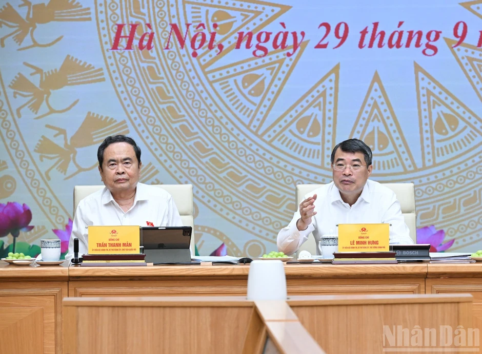 [Ảnh] Hội nghị Ban Thường vụ Đảng ủy Chính phủ và Ban Thường vụ Đảng ủy Quốc hội