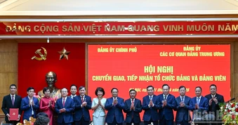 [Ảnh] Hội nghị chuyển giao, tiếp nhận tổ chức đảng và đảng viên giữa Đảng ủy Chính phủ về Đảng ủy các cơ quan Đảng Trung ương