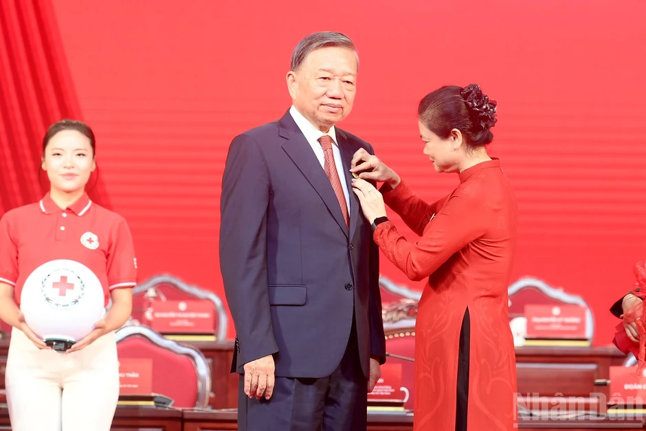 [Ảnh] Khai mạc trọng thể Đại hội đại biểu toàn quốc Hội Chữ thập Đỏ Việt Nam lần thứ XII