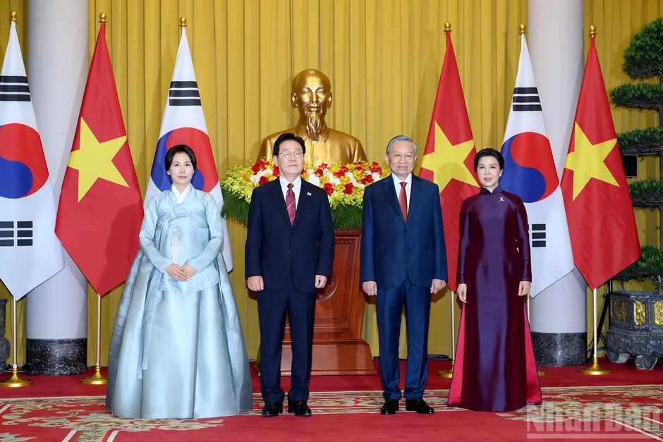 [Ảnh] Lễ đón trọng thể Tổng thống Hàn Quốc Lee Jae Myung và Phu nhân thăm cấp Nhà nước tới Việt Nam