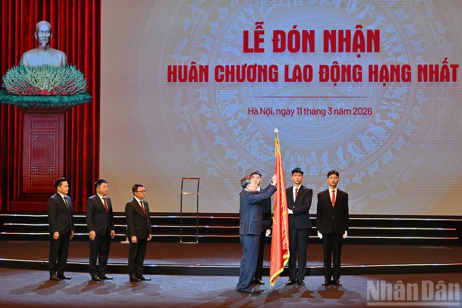 [Ảnh] Lễ kỷ niệm 75 năm Ngày Báo Nhân Dân ra số đầu