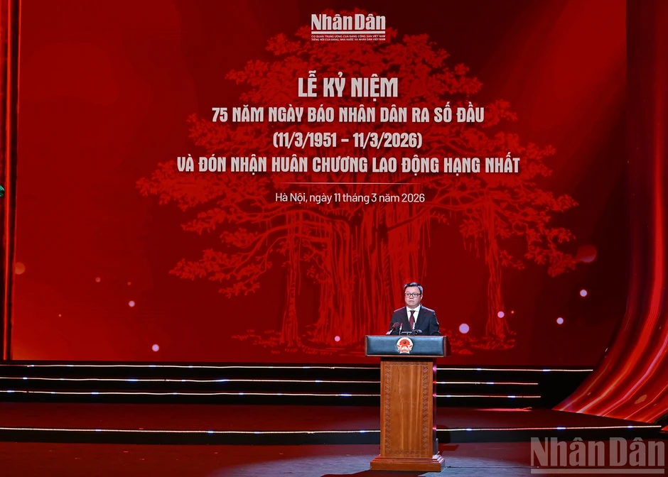 [Ảnh] Lễ kỷ niệm 75 năm Ngày Báo Nhân Dân ra số đầu