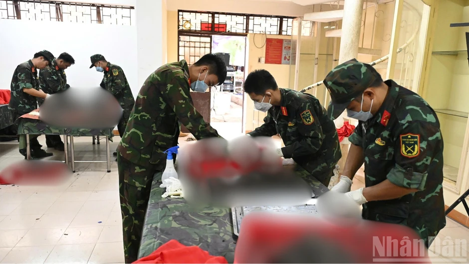 [Ảnh] Phát hiện hài cốt tập thể liệt sĩ lần thứ hai tại Công viên Lê Thị Riêng