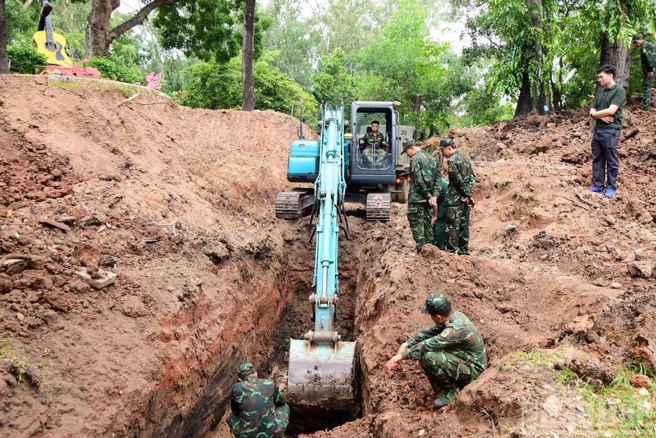 [Ảnh] Phát hiện hài cốt tập thể liệt sĩ lần thứ hai tại Công viên Lê Thị Riêng