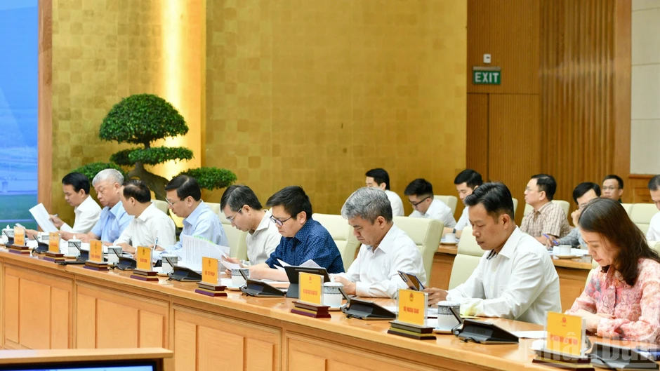 [Ảnh] Thủ tướng Lê Minh Hưng chủ trì hội nghị trực tuyến chuyên đề về các dự án, công trình giao thông trọng điểm