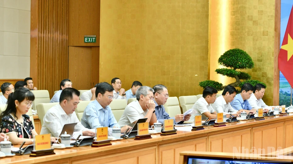 [Ảnh] Thủ tướng Lê Minh Hưng chủ trì hội nghị trực tuyến chuyên đề về các dự án, công trình giao thông trọng điểm