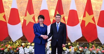 [Ảnh] Thủ tướng Lê Minh Hưng chủ trì lễ đón Thủ tướng Nhật Bản Takaichi Sanae