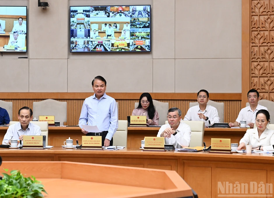 [Ảnh] Thủ tướng Lê Minh Hưng chủ trì Phiên họp Chính phủ thường kỳ tháng 9/2026
