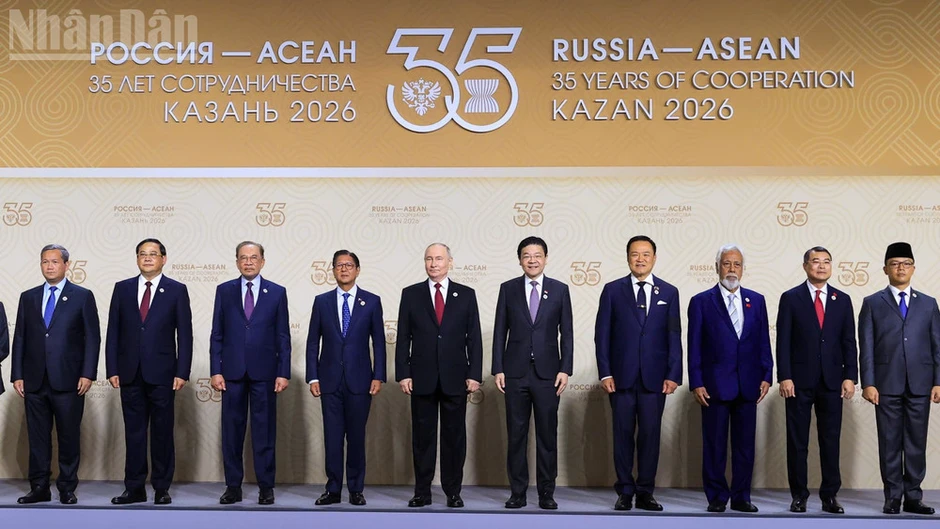 [Ảnh] Thủ tướng Lê Minh Hưng chụp ảnh chung cùng các Trưởng đoàn dự Hội nghị cấp cao ASEAN-Nga
