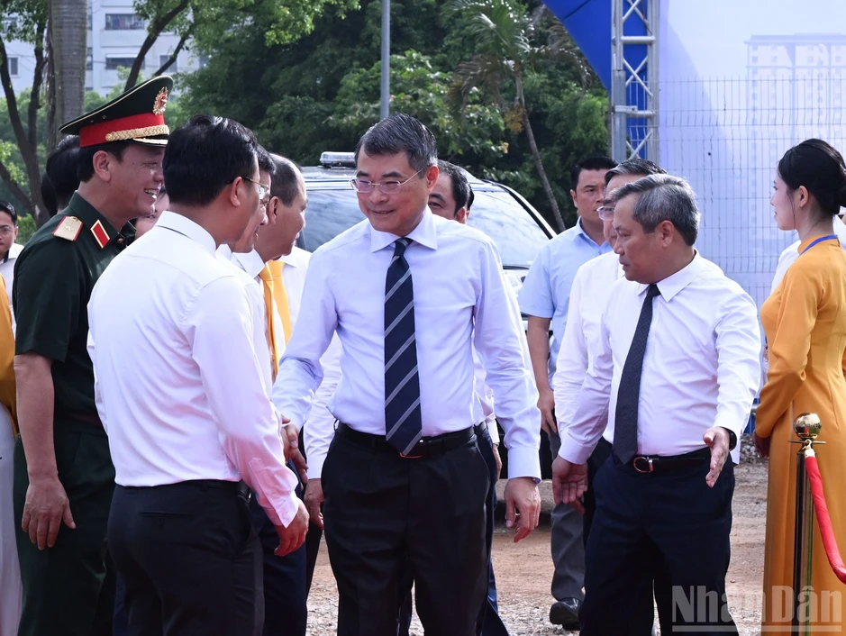 [Ảnh] Thủ tướng Lê Minh Hưng dự Lễ khởi công các dự án nhà ở cho thuê và đường sắt đô thị Hà Nội