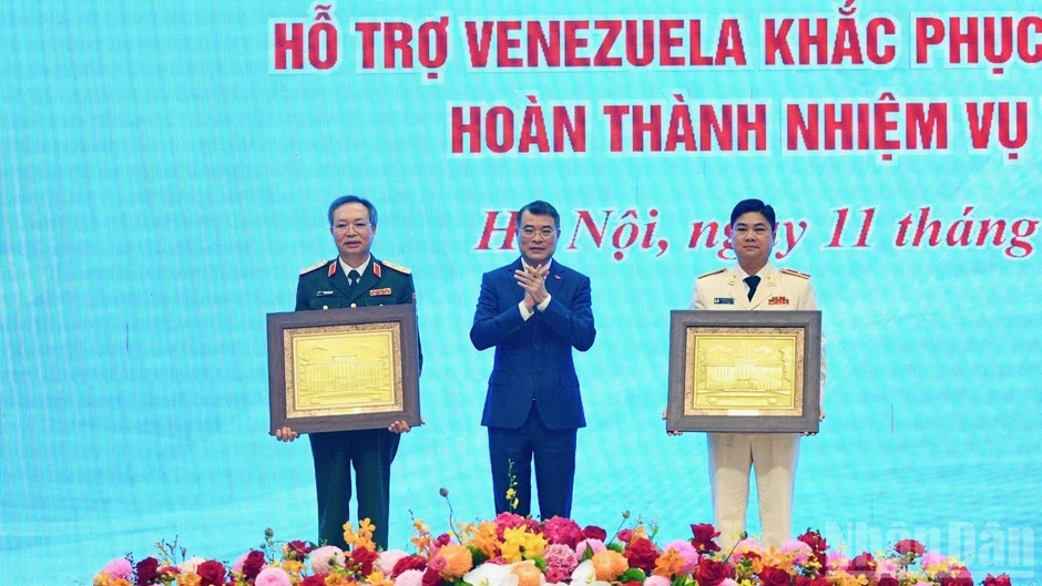 [Ảnh] Thủ tướng Lê Minh Hưng dự Lễ tuyên dương Đoàn cứu hộ, cứu nạn Việt Nam hỗ trợ Venezuela khắc phục hậu quả động đất