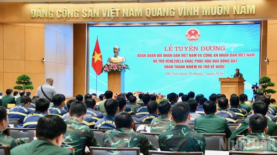 [Ảnh] Thủ tướng Lê Minh Hưng dự Lễ tuyên dương Đoàn cứu hộ, cứu nạn Việt Nam hỗ trợ Venezuela khắc phục hậu quả động đất