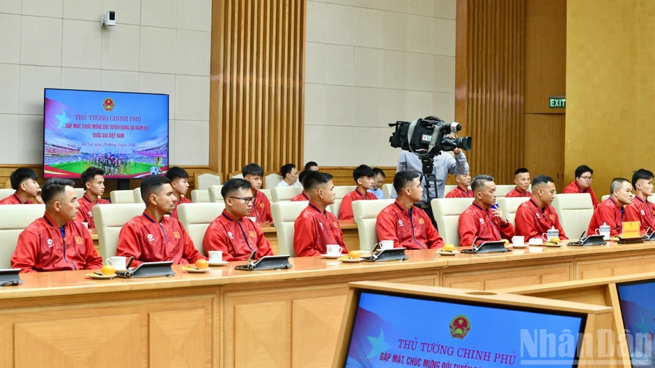 [Ảnh] Thủ tướng Lê Minh Hưng gặp mặt, chúc mừng đội tuyển bóng đá nam U17 quốc gia Việt Nam