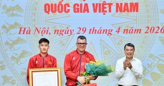 [Ảnh] Thủ tướng Lê Minh Hưng gặp mặt, chúc mừng đội tuyển bóng đá nam U17 quốc gia Việt Nam