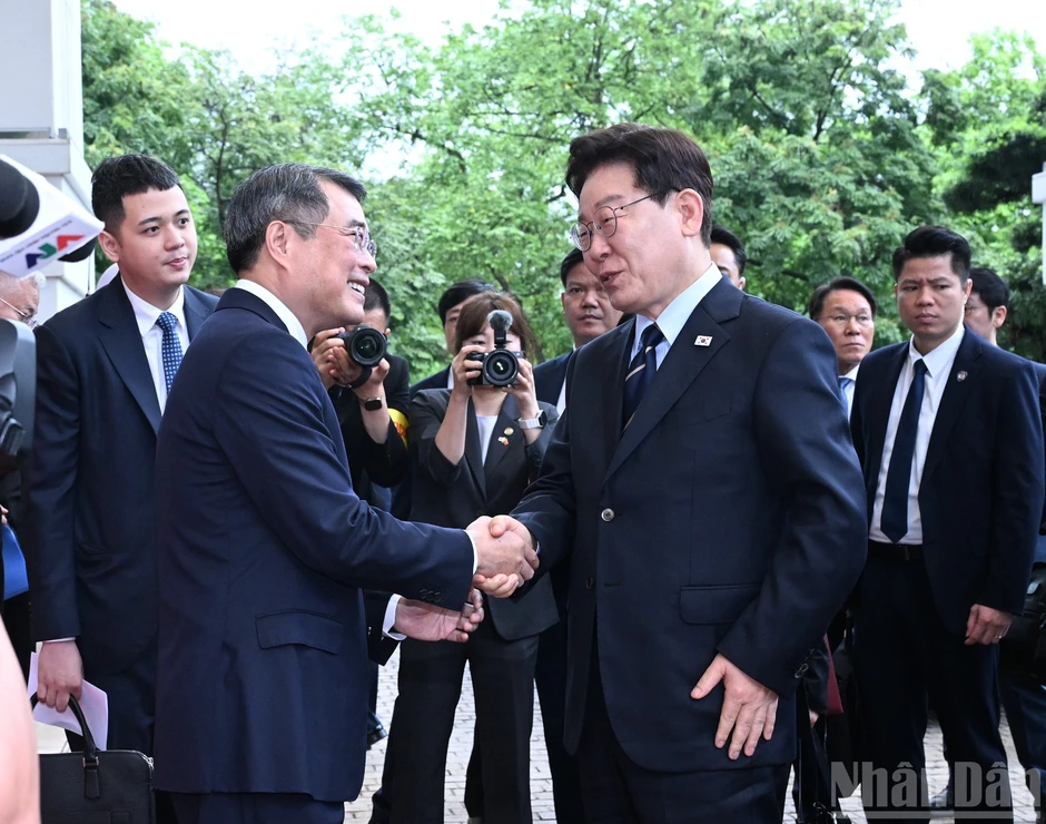 [Ảnh] Thủ tướng Lê Minh Hưng hội kiến Tổng thống Hàn Quốc Lee Jae Myung