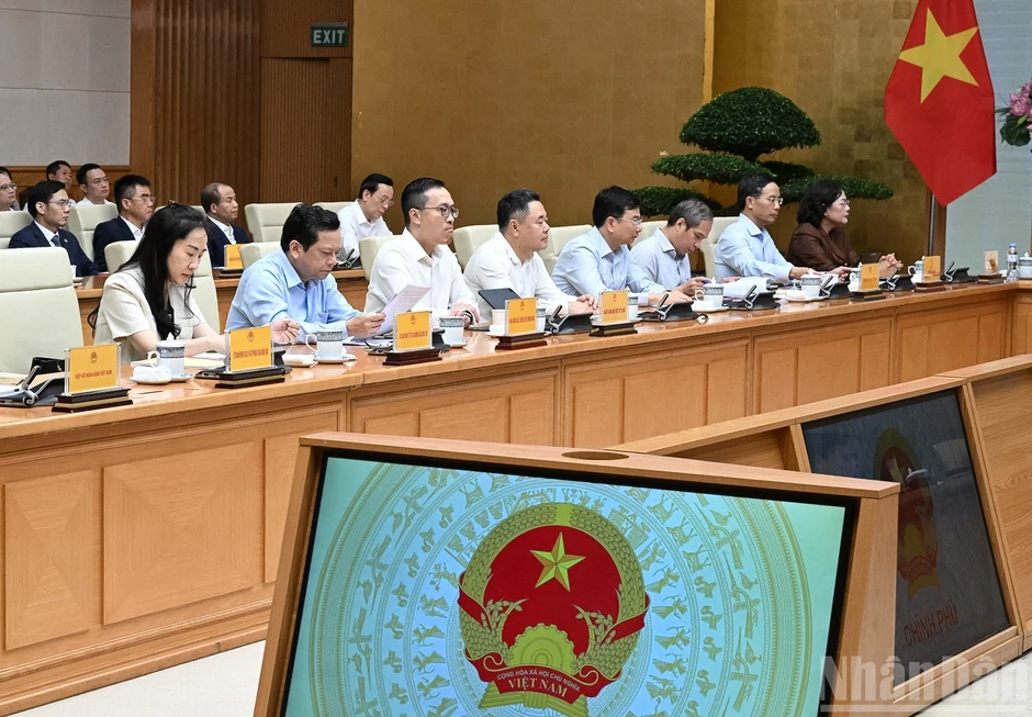 [Ảnh] Thủ tướng Lê Minh Hưng làm việc với Ngân hàng Nhà nước Việt Nam và các hệ thống tín dụng