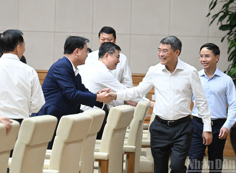 [Ảnh] Thủ tướng Lê Minh Hưng làm việc với Ngân hàng Nhà nước Việt Nam và các hệ thống tín dụng
