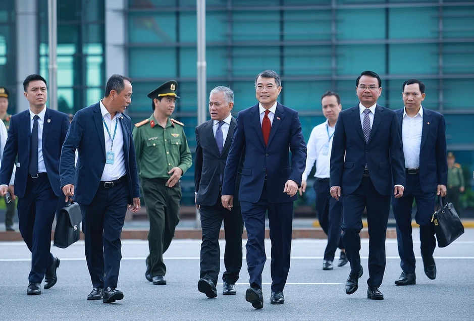[Ảnh] Thủ tướng Lê Minh Hưng lên đường tham dự Hội nghị Cấp cao ASEAN 48 tại Philippines