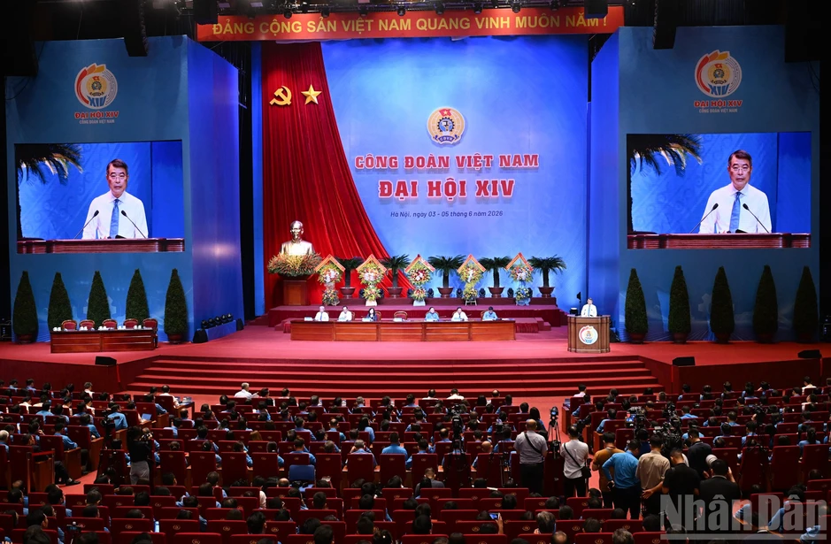 [Ảnh] Thủ tướng Lê Minh Hưng thảo luận với các đại biểu dự Đại hội XIV Công đoàn Việt Nam