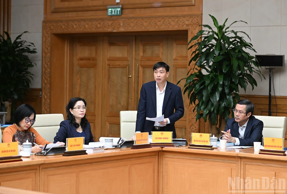 [Ảnh] Thủ tướng Phạm Minh Chính chủ trì Hội nghị về phát triển kinh tế bạc