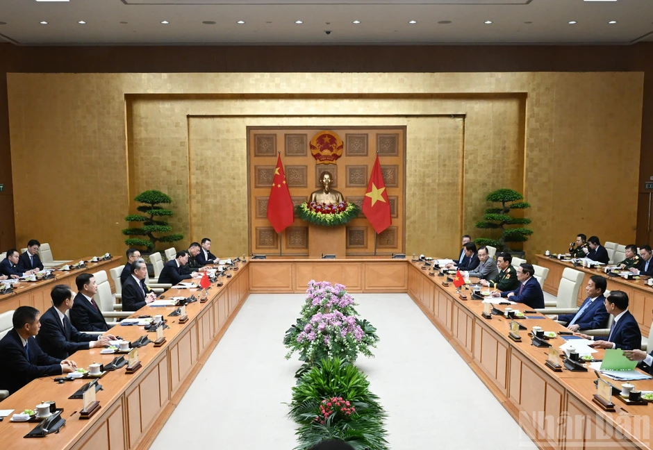 [Ảnh] Thủ tướng Phạm Minh Chính tiếp Bộ trưởng Ngoại giao, Quốc phòng, Công an Trung Quốc