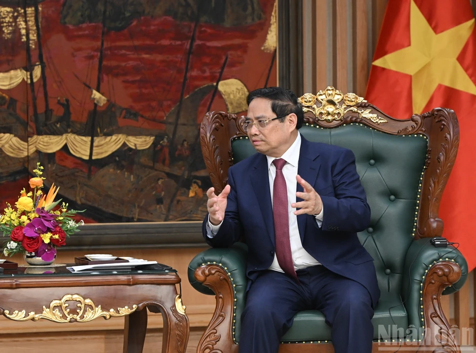 [Ảnh] Thủ tướng Phạm Minh Chính tiếp Đại sứ đặc mệnh toàn quyền Nhà nước Qatar Khalid Ali Abdullah Abel