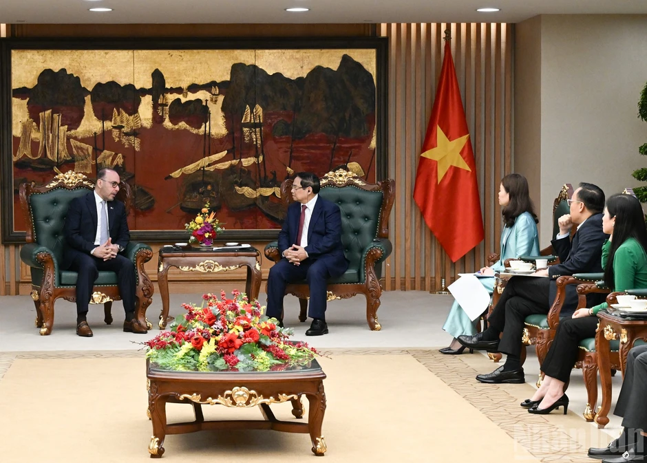 [Ảnh] Thủ tướng Phạm Minh Chính tiếp Đại sứ đặc mệnh toàn quyền Nhà nước Qatar Khalid Ali Abdullah Abel