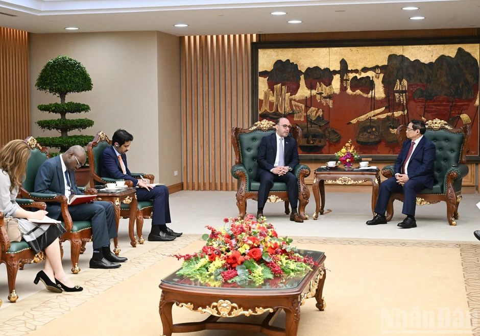 [Ảnh] Thủ tướng Phạm Minh Chính tiếp Đại sứ đặc mệnh toàn quyền Nhà nước Qatar Khalid Ali Abdullah Abel