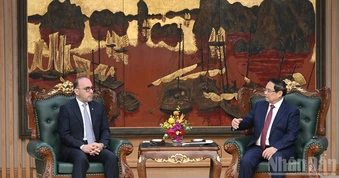 [Ảnh] Thủ tướng Phạm Minh Chính tiếp Đại sứ đặc mệnh toàn quyền Nhà nước Qatar Khalid Ali Abdullah Abel