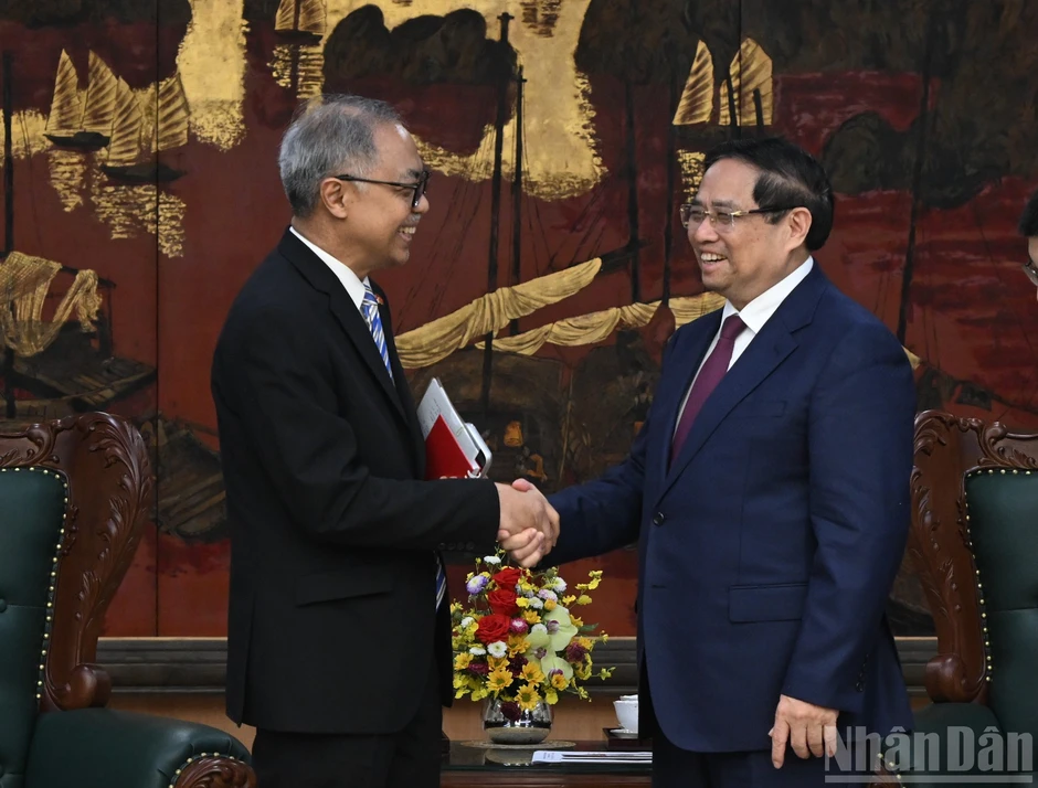[Ảnh] Thủ tướng Phạm Minh Chính tiếp Đại sứ Indonesia Adam Mulawarman Tugio