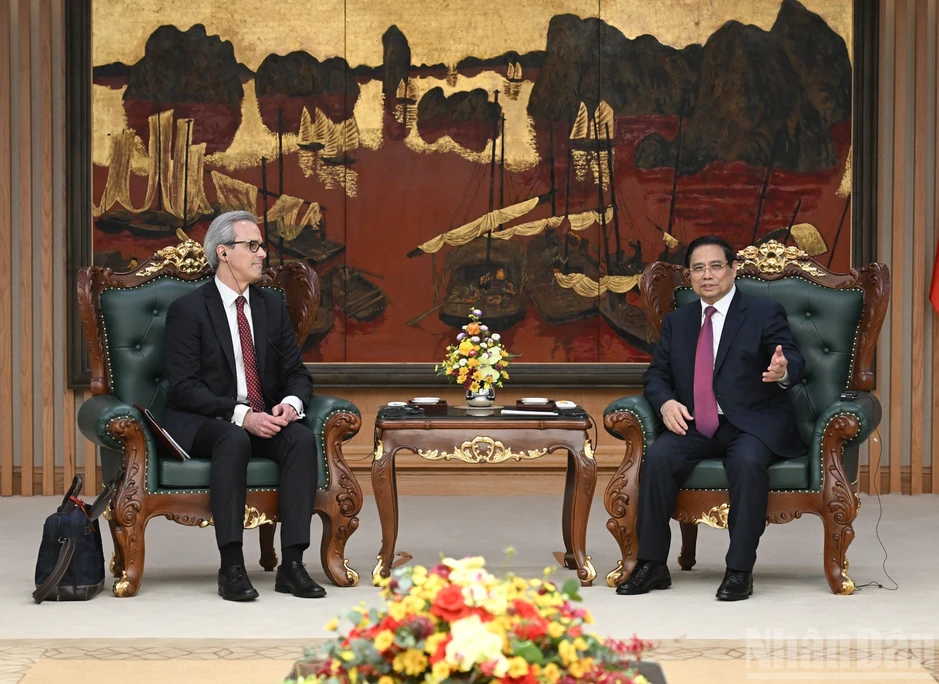 [Ảnh] Thủ tướng Phạm Minh Chính tiếp Trưởng Đoàn thanh tra của Ủy ban châu Âu (EC) Fernando Andresen Guimaraes