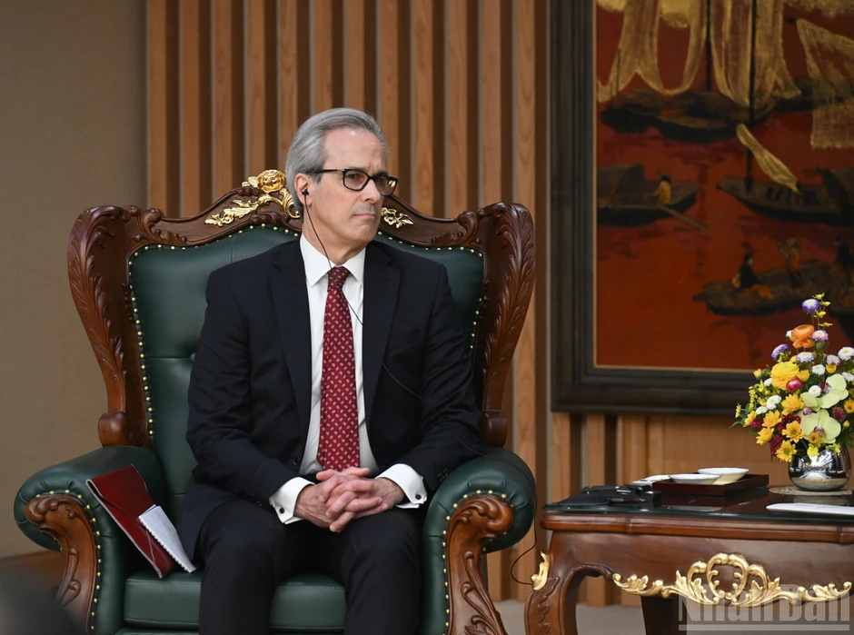 [Ảnh] Thủ tướng Phạm Minh Chính tiếp Trưởng Đoàn thanh tra của Ủy ban châu Âu (EC) Fernando Andresen Guimaraes