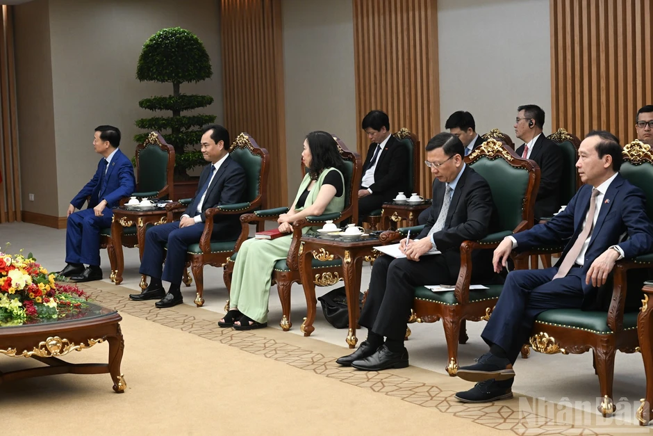 [Ảnh] Thủ tướng Phạm Minh Chính tiếp Trưởng Đoàn thanh tra của Ủy ban châu Âu (EC) Fernando Andresen Guimaraes