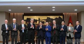 [Ảnh] Thủ tướng Phạm Minh Chính tiếp Trưởng Đoàn thanh tra của Ủy ban châu Âu (EC) Fernando Andresen Guimaraes