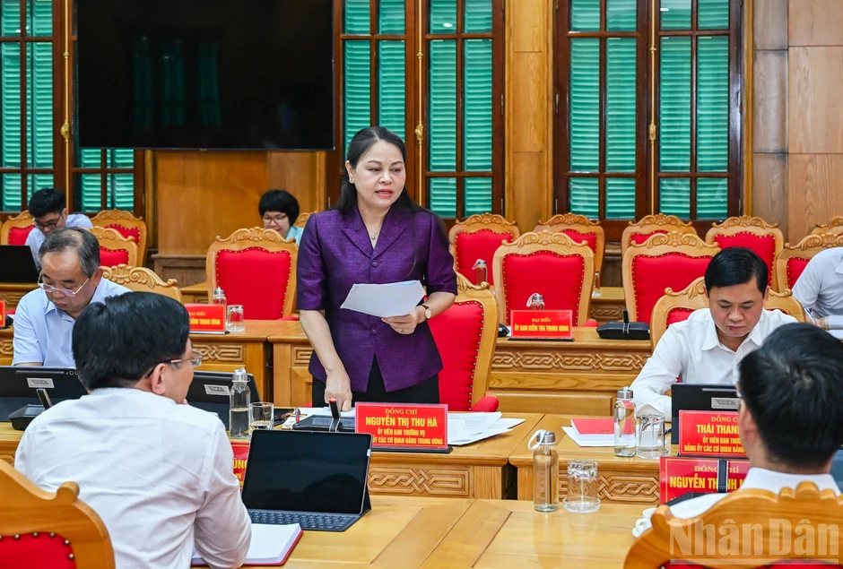[Ảnh] Thường trực Ban Bí thư Trần Cẩm Tú chủ trì Hội nghị Ban Thường vụ Đảng ủy các cơ quan Đảng Trung ương