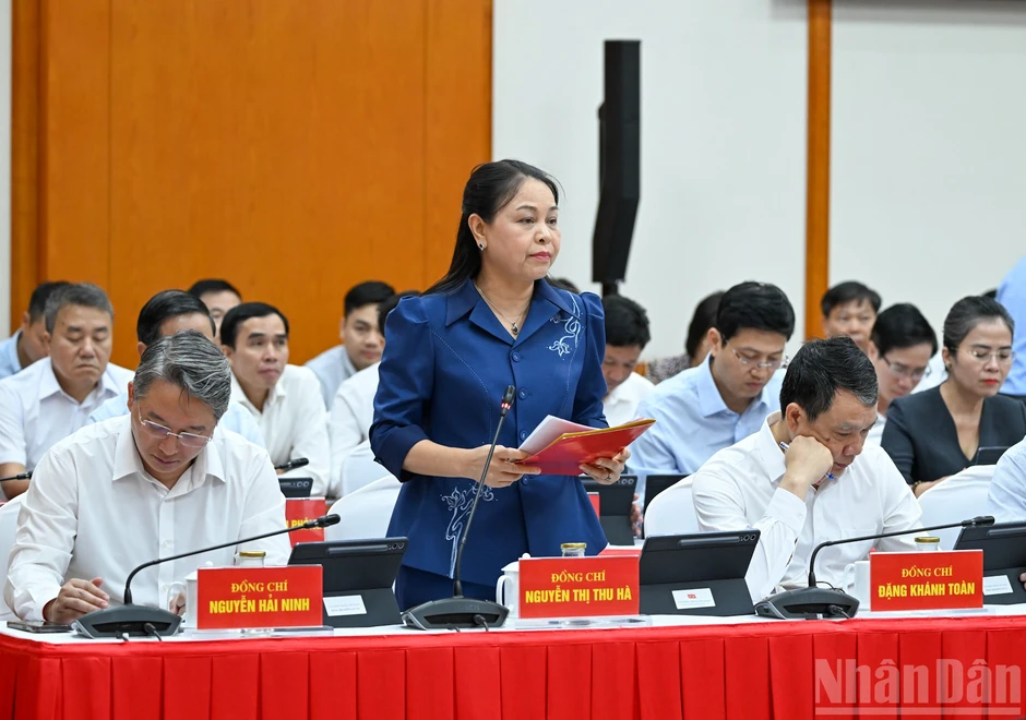 [Ảnh] Thường trực Ban Bí thư Trần Cẩm Tú chủ trì Hội nghị giao ban với các Tỉnh ủy, Thành ủy, Đảng ủy, các ban Đảng