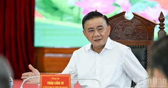 [Ảnh] Thường trực Ban Bí thư Trần Cẩm Tú chủ trì làm việc với Ban Thường vụ Đảng ủy Tòa án nhân dân tối cao