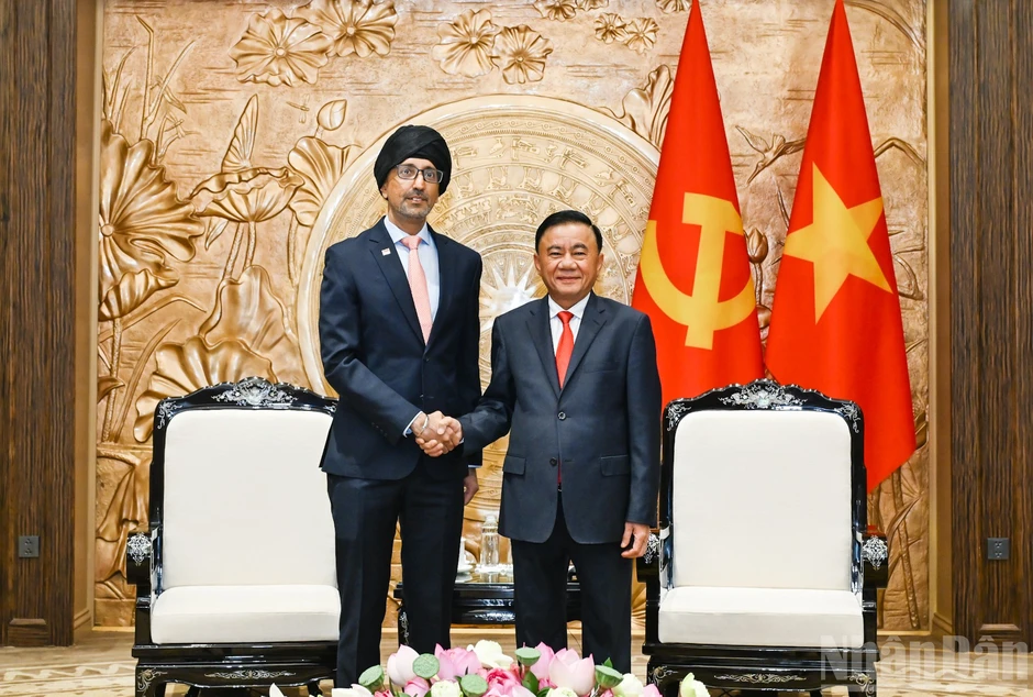 [Ảnh] Thường trực Ban Bí thư Trần Cẩm Tú tiếp Đại sứ Singapore Rajpal Singh