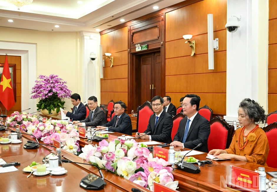 [Ảnh] Thường trực Ban Bí thư Trần Cẩm Tú tiếp Tổng Thư ký Đảng Hội đồng quốc gia bảo vệ dân chủ-Lực lượng bảo vệ dân chủ Burundi Révérien Ndikuriyo
