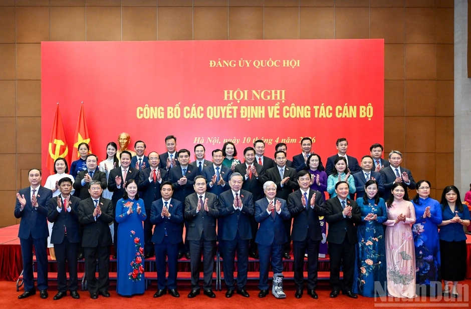 [Ảnh] Tổng Bí thư, Chủ tịch nước Tô Lâm chủ trì Hội nghị công bố các quyết định của Bộ Chính trị về công tác cán bộ