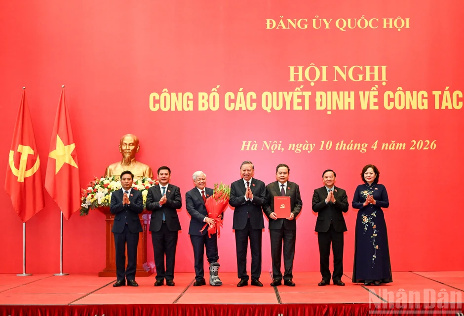 [Ảnh] Tổng Bí thư, Chủ tịch nước Tô Lâm chủ trì Hội nghị công bố các quyết định của Bộ Chính trị về công tác cán bộ
