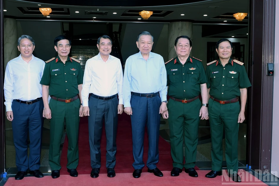 [Ảnh] Tổng Bí thư, Chủ tịch nước Tô Lâm chủ trì Hội nghị Quân ủy Trung ương lần thứ ba