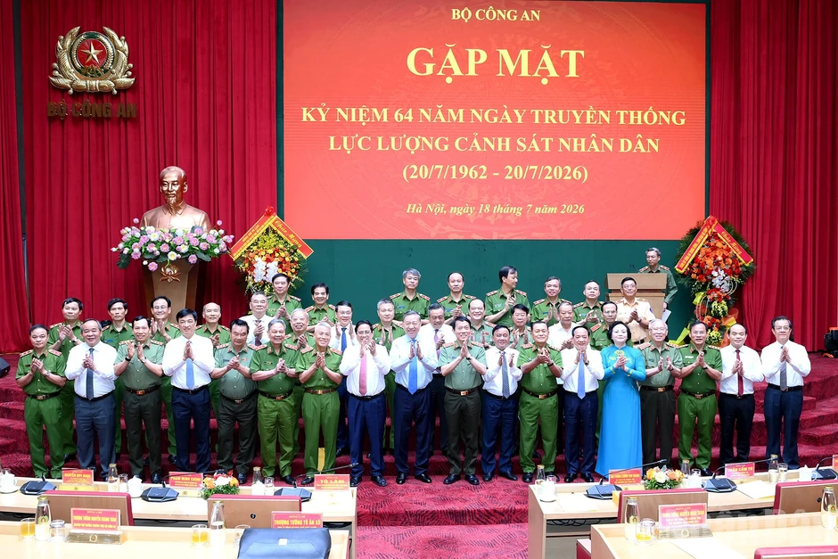 [Ảnh] Tổng Bí thư, Chủ tịch nước Tô Lâm dự Gặp mặt kỷ niệm 64 năm Ngày truyền thống lực lượng Cảnh sát nhân dân