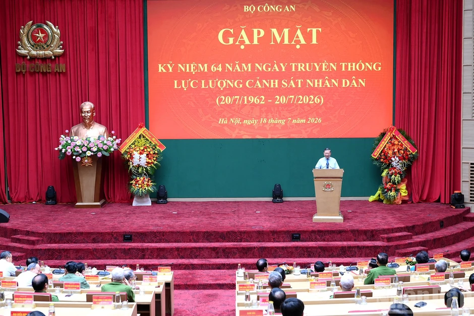 [Ảnh] Tổng Bí thư, Chủ tịch nước Tô Lâm dự Gặp mặt kỷ niệm 64 năm Ngày truyền thống lực lượng Cảnh sát nhân dân