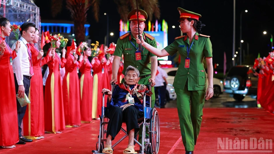 [Ảnh] Tổng Bí thư, Chủ tịch nước Tô Lâm dự Lễ công bố Nghị quyết của Quốc hội thành lập thành phố Đồng Nai