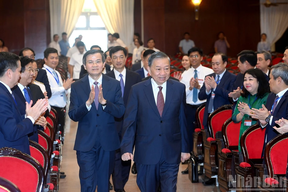 [Ảnh] Tổng Bí thư, Chủ tịch nước Tô Lâm dự Lễ khai mạc Chương trình bồi dưỡng, cập nhật kiến thức đối với Ủy viên Ban Chấp hành Trung ương Đảng khóa XIV