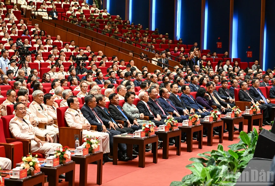 [Ảnh] Tổng Bí thư, Chủ tịch nước Tô Lâm dự Lễ kỷ niệm 80 năm Ngày truyền thống lực lượng An ninh nhân dân