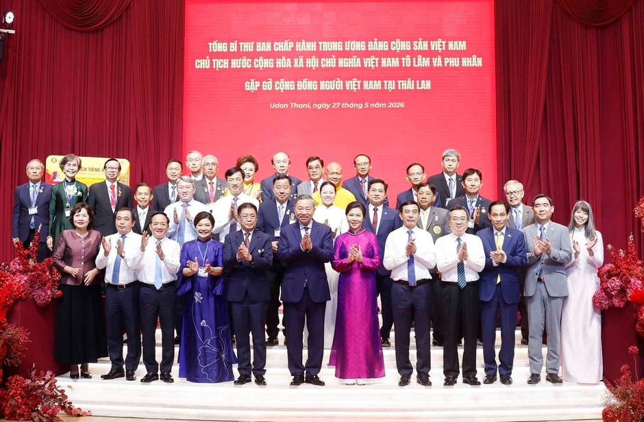 [Ảnh] Tổng Bí thư, Chủ tịch nước Tô Lâm gặp gỡ cộng đồng người Việt Nam tại Thái Lan