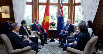 [Ảnh] Tổng Bí thư, Chủ tịch nước Tô Lâm gặp hẹp Thủ tướng New Zealand